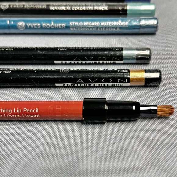 6 EYE PENCILS, 6 LIPSTICKS AND HOLT RENFREW COSMETIC BAG, YVES ROCHER, AVON, ETC - Picture 2 of 16